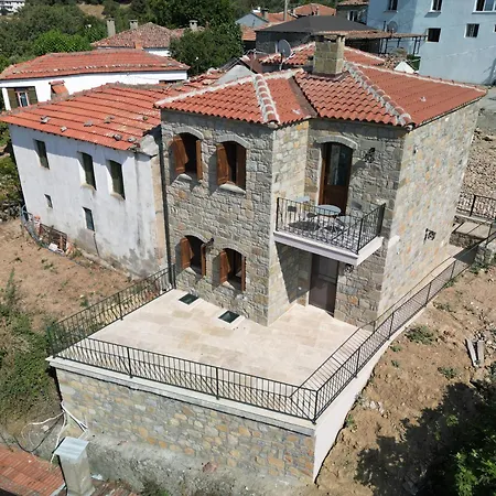 Dual Apartment *